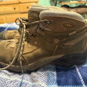 KEEN Women’s Brown and Gray Outdoor Boots